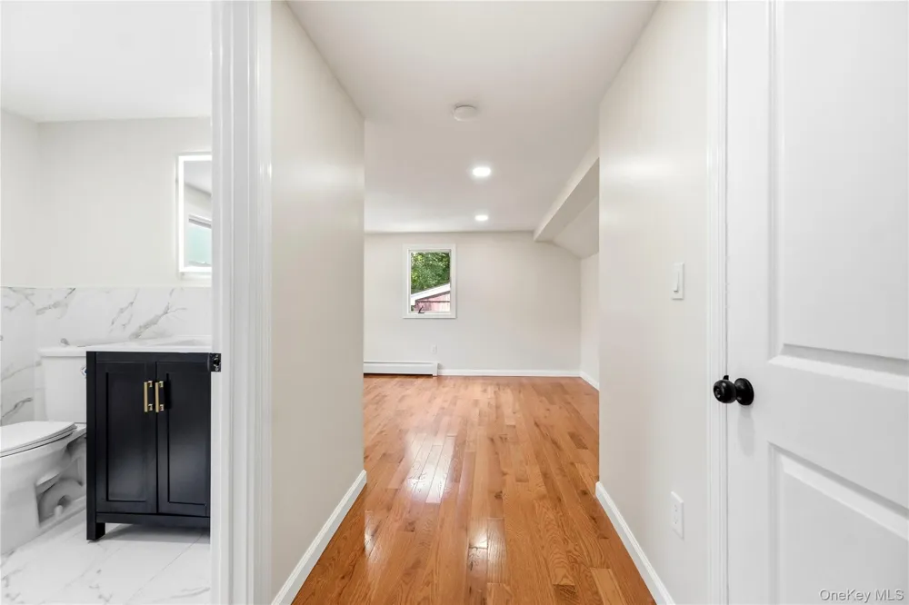 930 Park Drive Wantagh, NY 11793