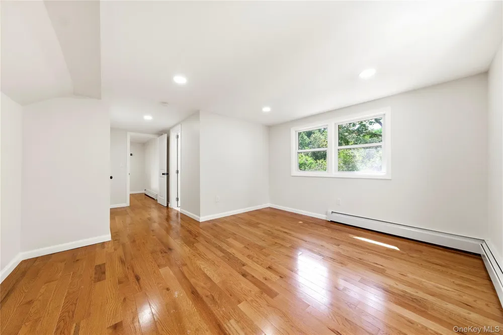 930 Park Drive Wantagh, NY 11793