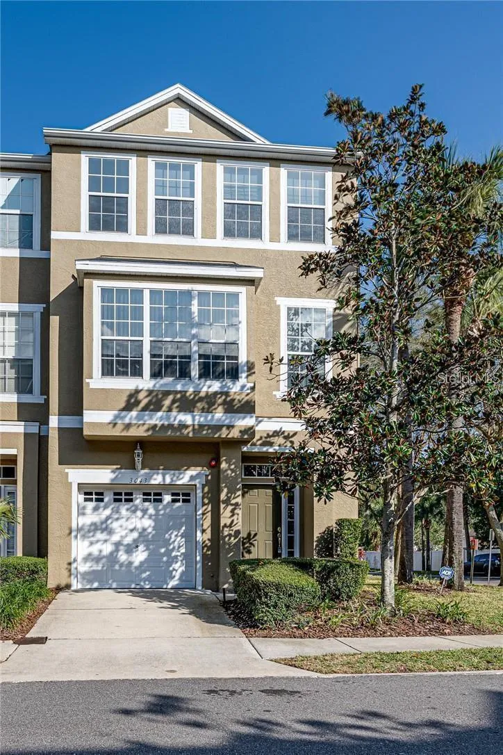 3043 POINTEVIEW DRIVE Tampa, FL 33611
