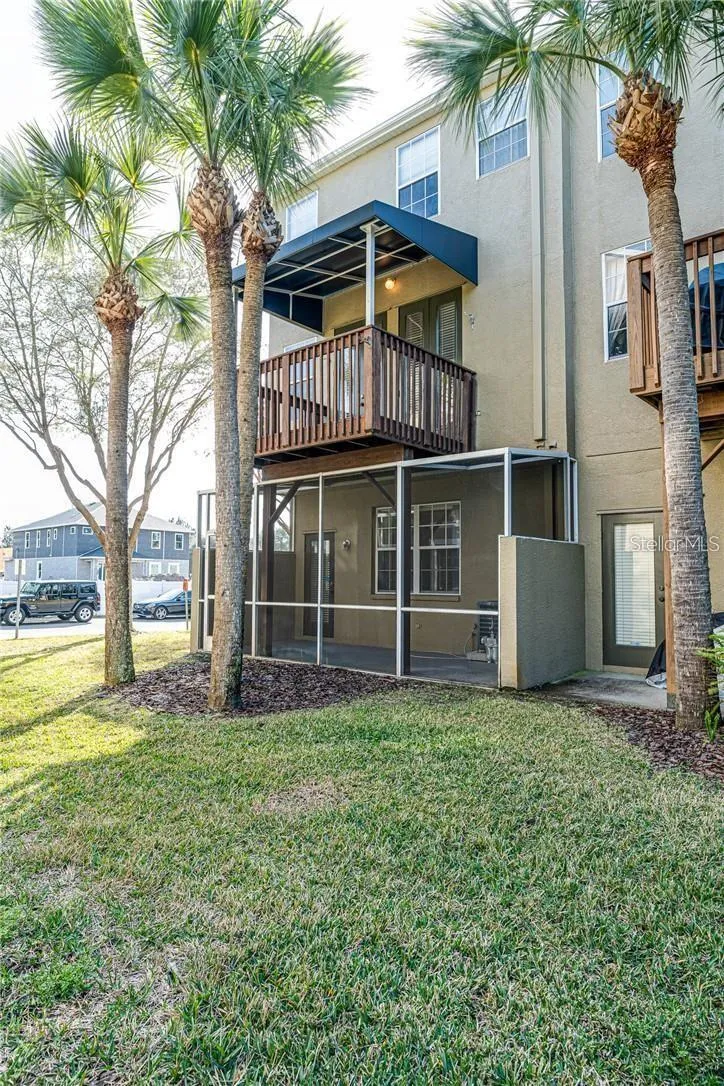 3043 POINTEVIEW DRIVE Tampa, FL 33611