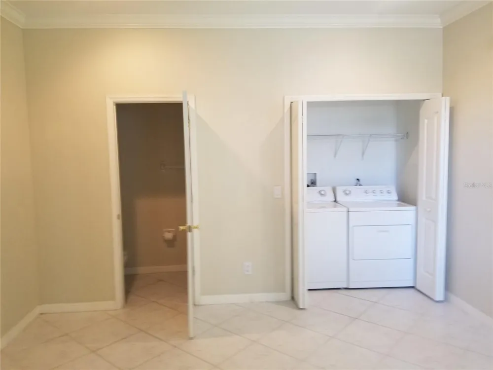 3043 POINTEVIEW DRIVE Tampa, FL 33611