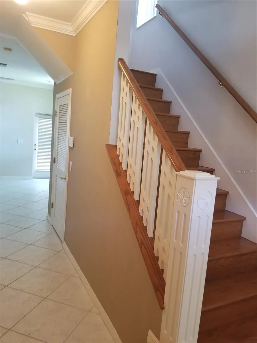 3043 POINTEVIEW DRIVE Tampa, FL 33611