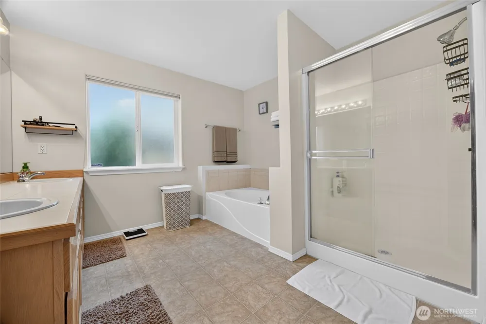 20511 SE 261st Place Covington, WA 98042