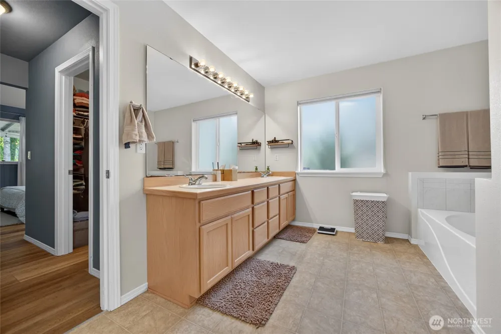 20511 SE 261st Place Covington, WA 98042