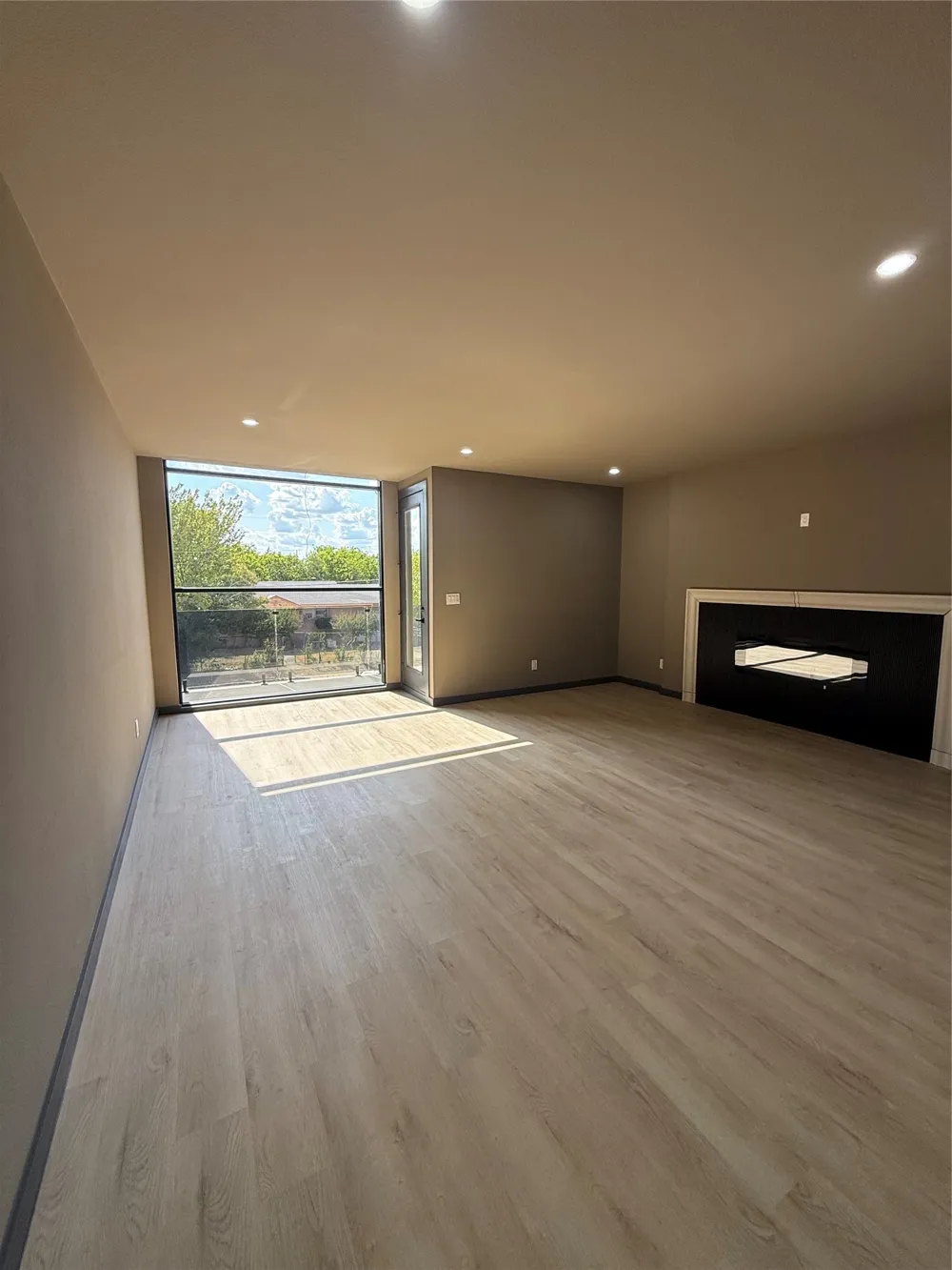 818 Lambert Street Dallas, TX 75203