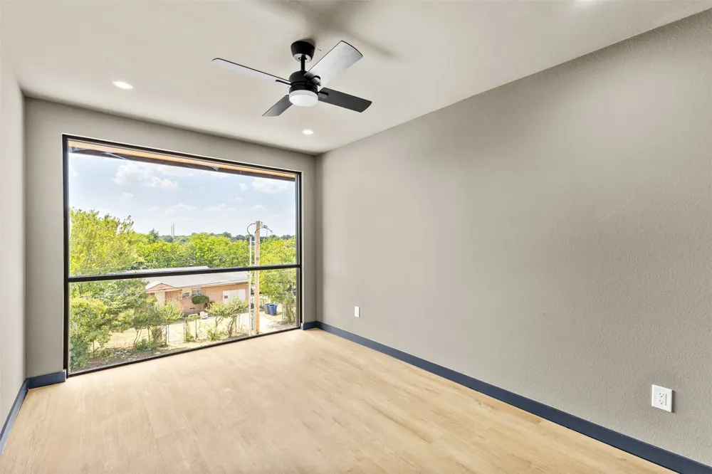818 Lambert Street Dallas, TX 75203