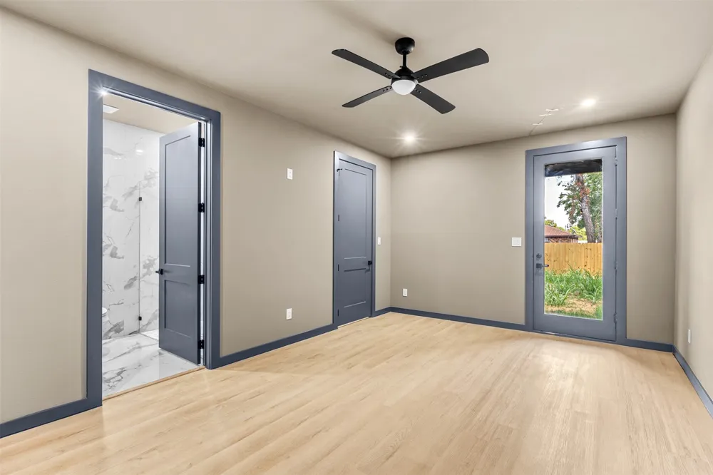 818 Lambert Street Dallas, TX 75203
