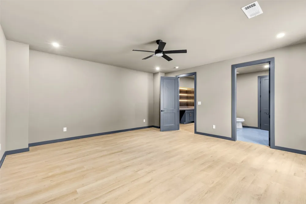 818 Lambert Street Dallas, TX 75203