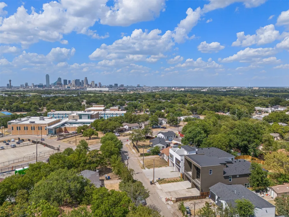 818 Lambert Street Dallas, TX 75203