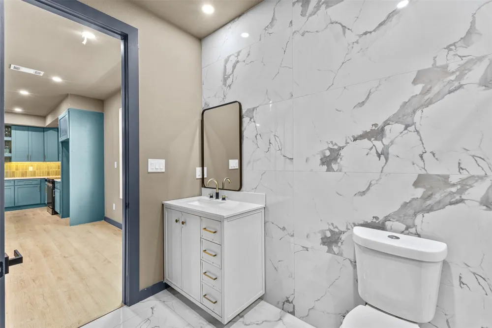 818 Lambert Street Dallas, TX 75203