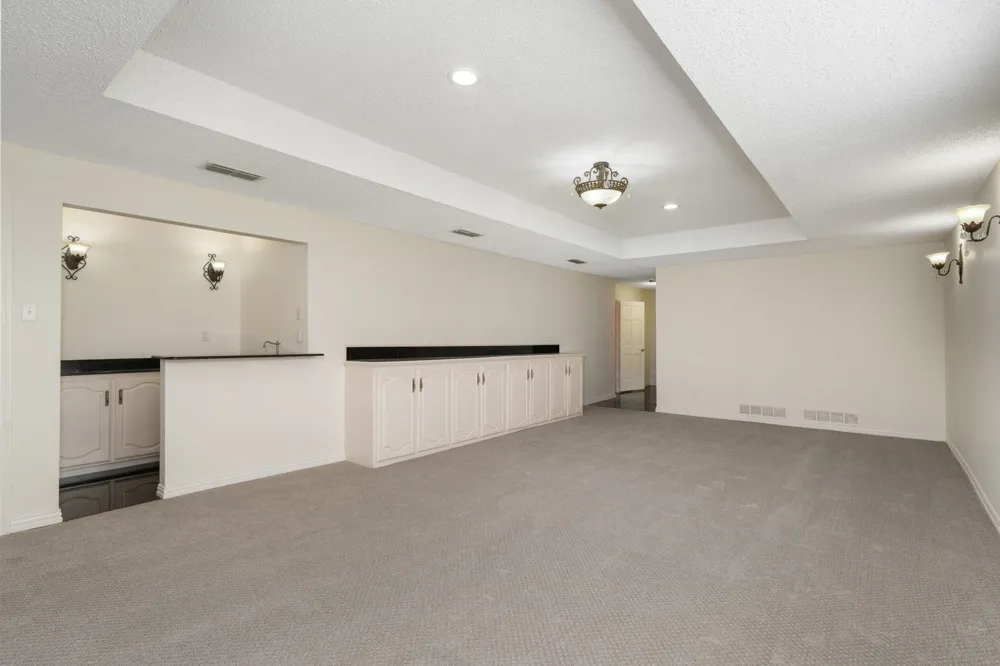 915 W Pleasant Run Road DeSoto, TX 75115
