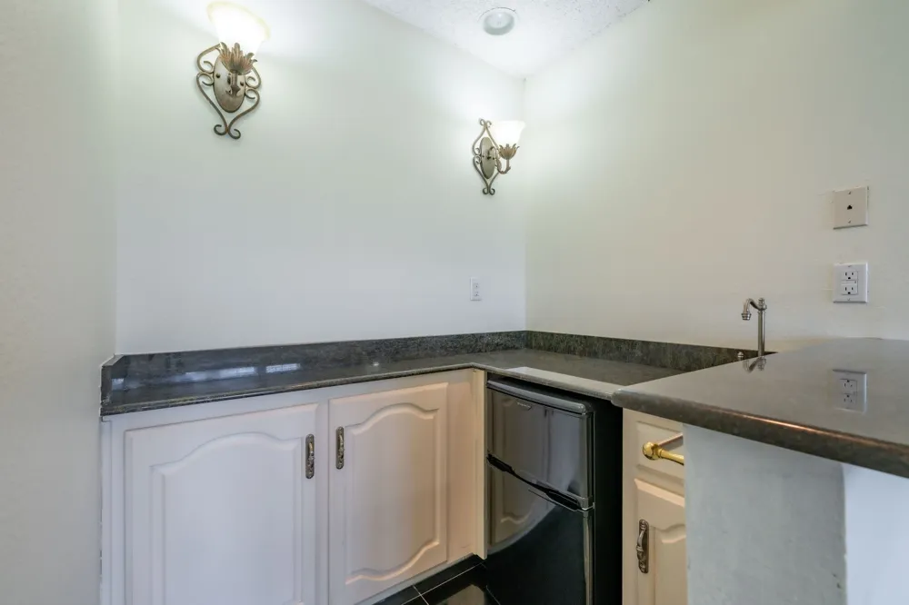 915 W Pleasant Run Road DeSoto, TX 75115