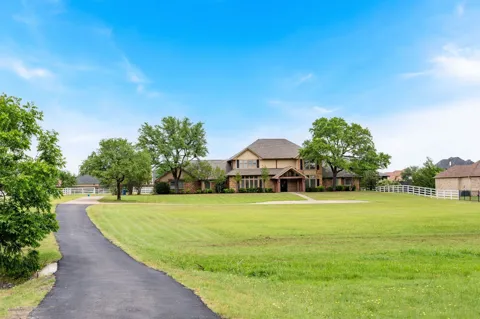 915 W Pleasant Run Road