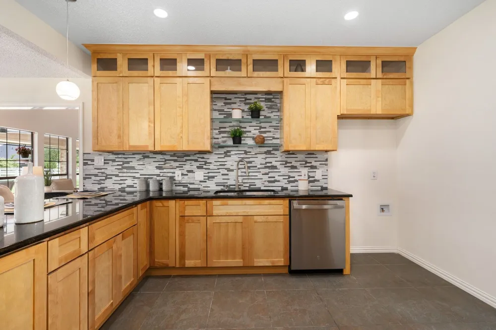 915 W Pleasant Run Road DeSoto, TX 75115