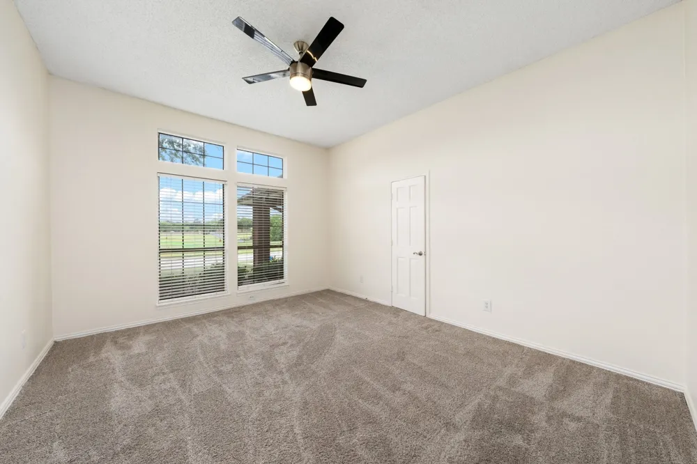 915 W Pleasant Run Road DeSoto, TX 75115