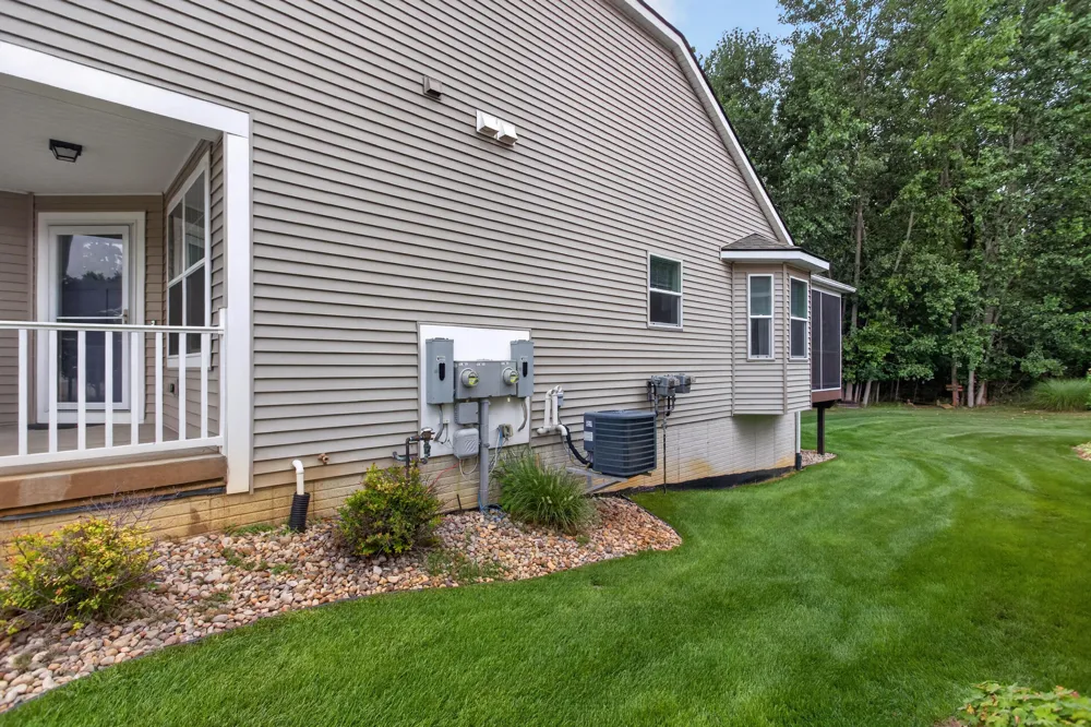 4043 Stoneridge Drive Jackson, MI 49203