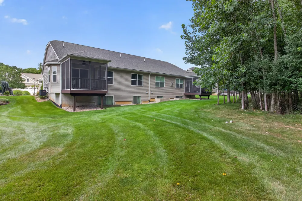 4043 Stoneridge Drive Jackson, MI 49203