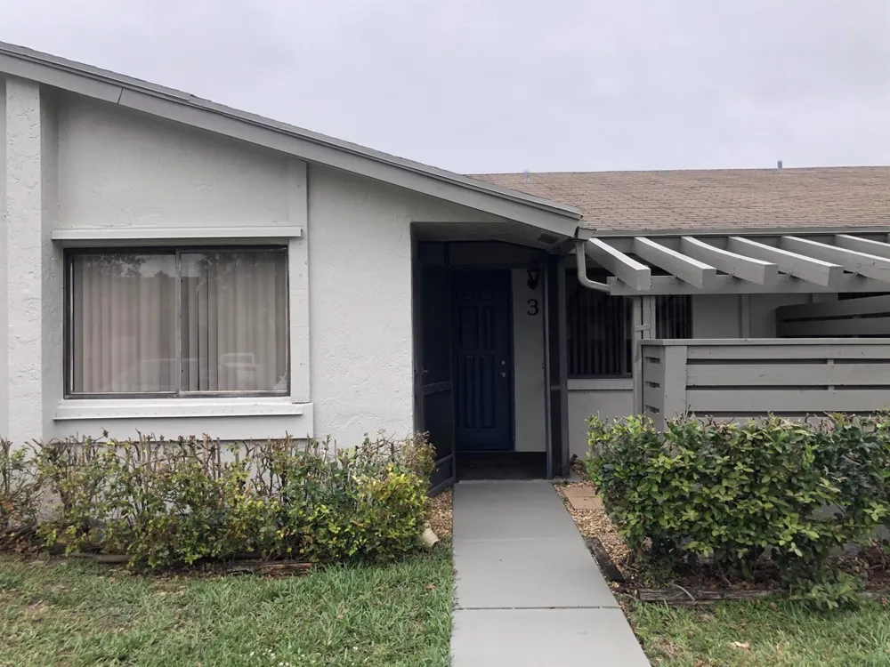 445 LAKEVIEW DRIVE #3 Weston, FL 33326