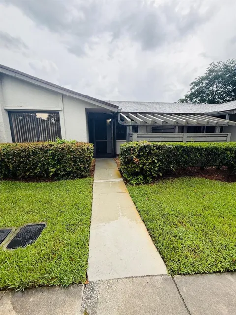 445 LAKEVIEW DRIVE #3