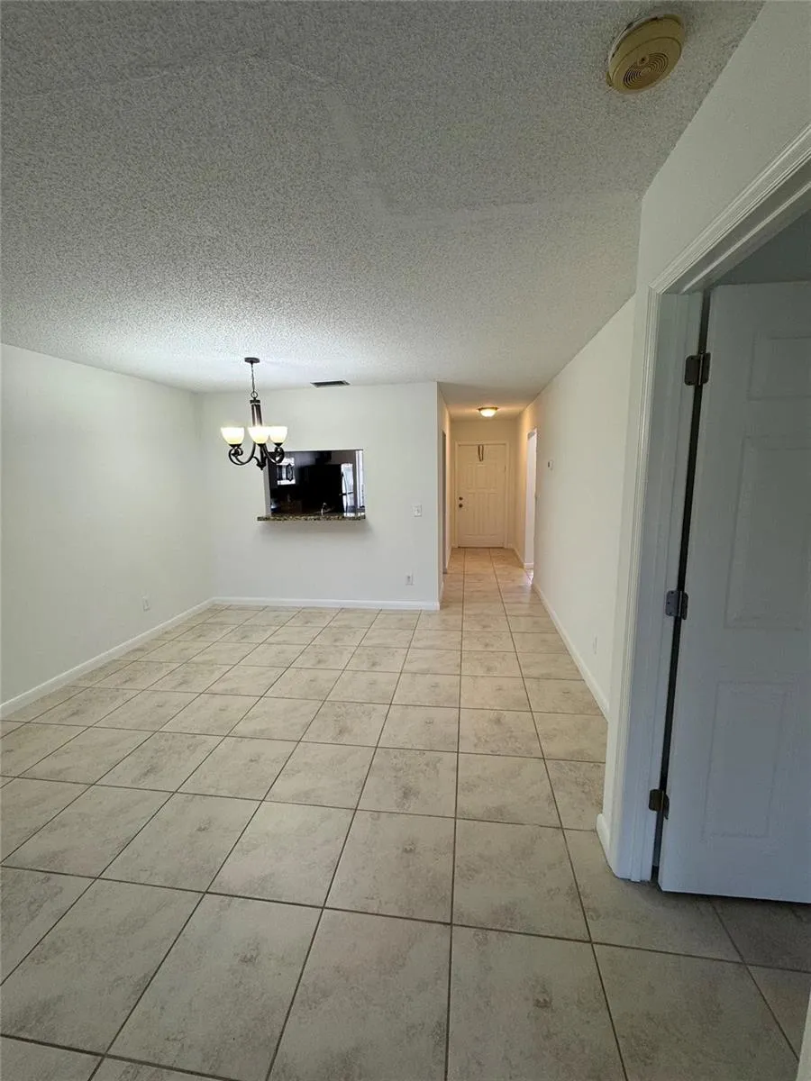 445 LAKEVIEW DRIVE #3 Weston, FL 33326