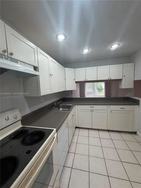 8020 Colony Cir N #306
