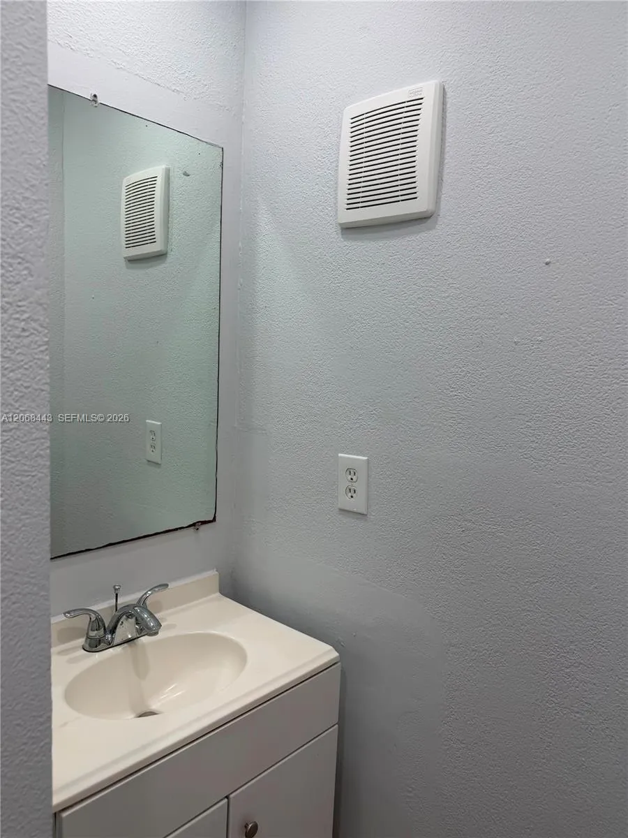 8020 Colony Cir N #306 Tamarac, FL 33321