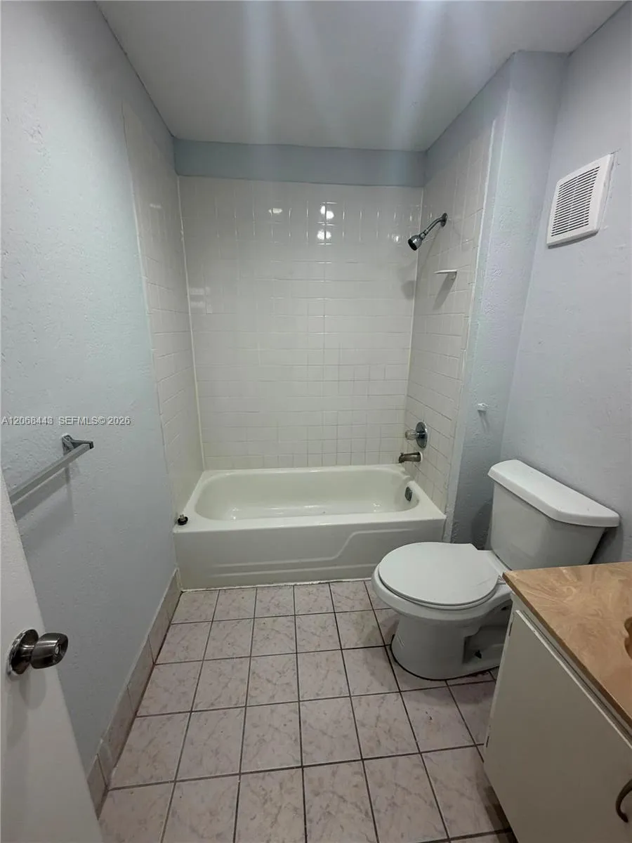 8020 Colony Cir N #306 Tamarac, FL 33321
