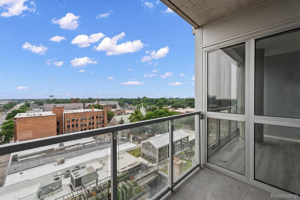 432 S WASHINGTON AVENUE #703 Royal Oak City, MI 48067