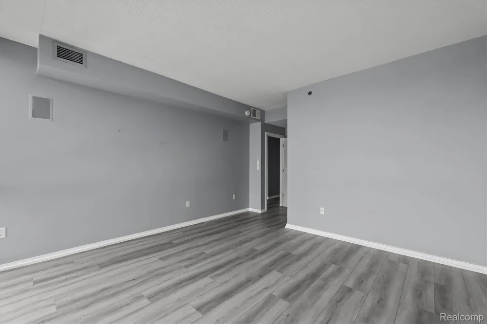 432 S WASHINGTON AVENUE #703 Royal Oak City, MI 48067