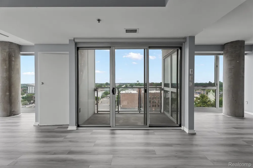 432 S WASHINGTON AVENUE #703 Royal Oak City, MI 48067