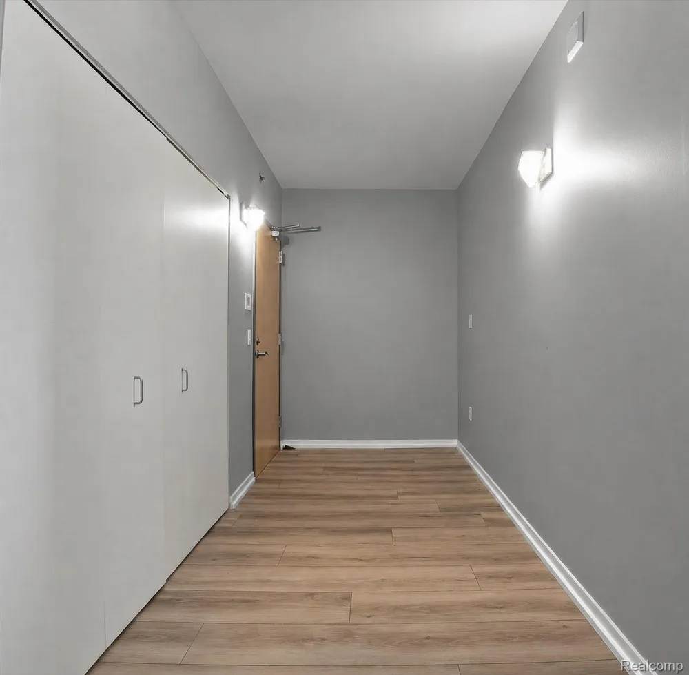 432 S WASHINGTON AVENUE #703 Royal Oak City, MI 48067