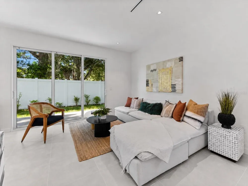 668 NEWTON AVENUE S St Petersburg, FL 33701
