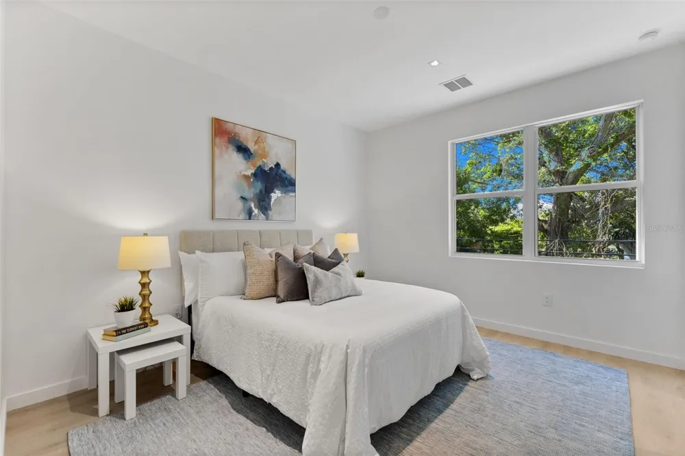 668 NEWTON AVENUE S St Petersburg, FL 33701