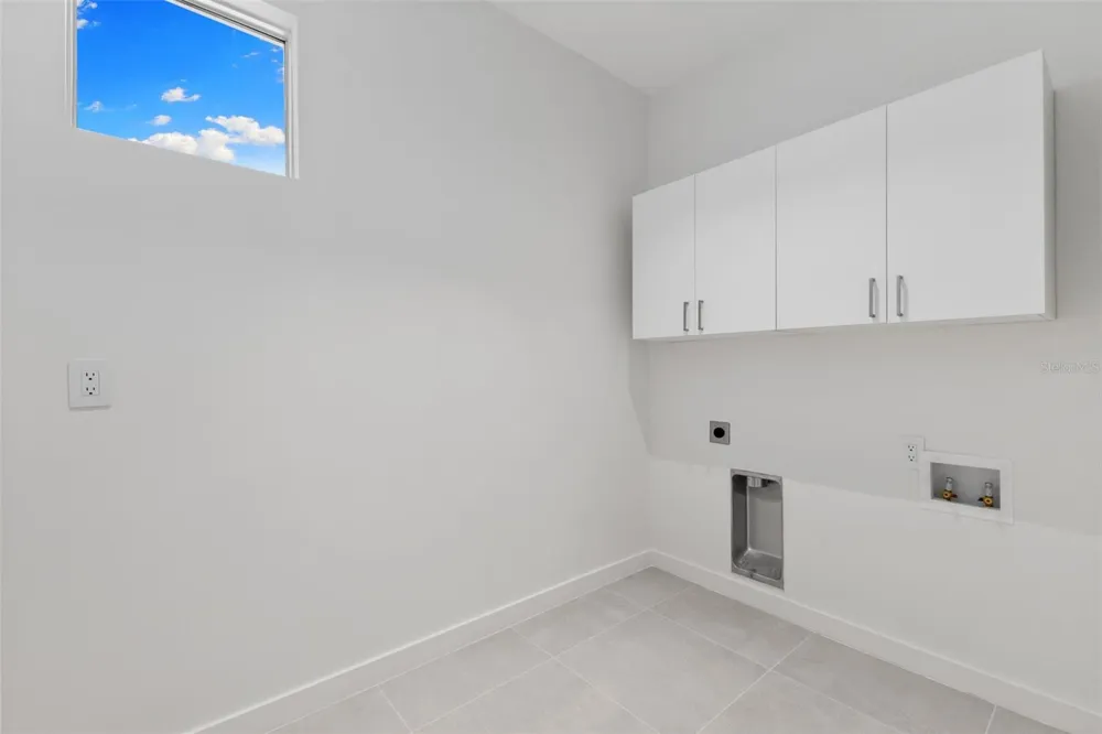 668 NEWTON AVENUE S St Petersburg, FL 33701