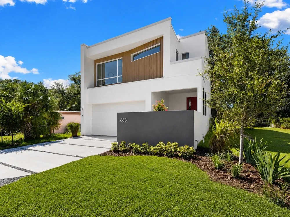668 NEWTON AVENUE S St Petersburg, FL 33701