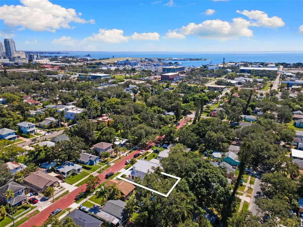 668 NEWTON AVENUE S St Petersburg, FL 33701