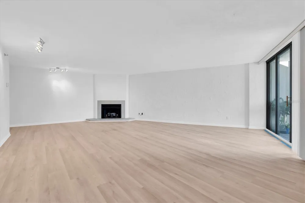 1600 GULF BOULEVARD #617 Clearwater Beach, FL 33767