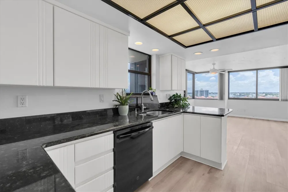 1600 GULF BOULEVARD #617 Clearwater Beach, FL 33767