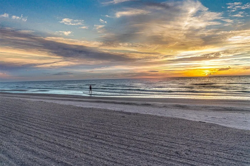 1600 GULF BOULEVARD #617 Clearwater Beach, FL 33767
