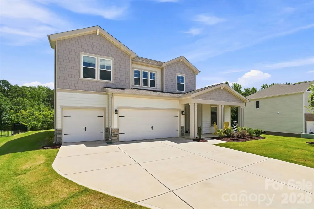 220 E Warfield Drive Mooresville, NC 28115