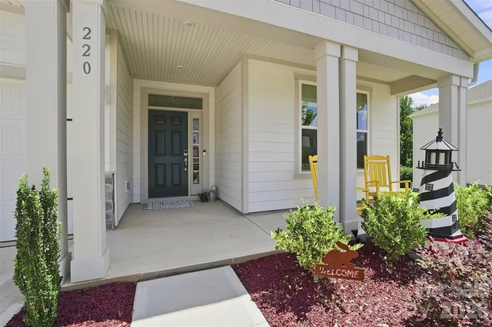 220 E Warfield Drive Mooresville, NC 28115