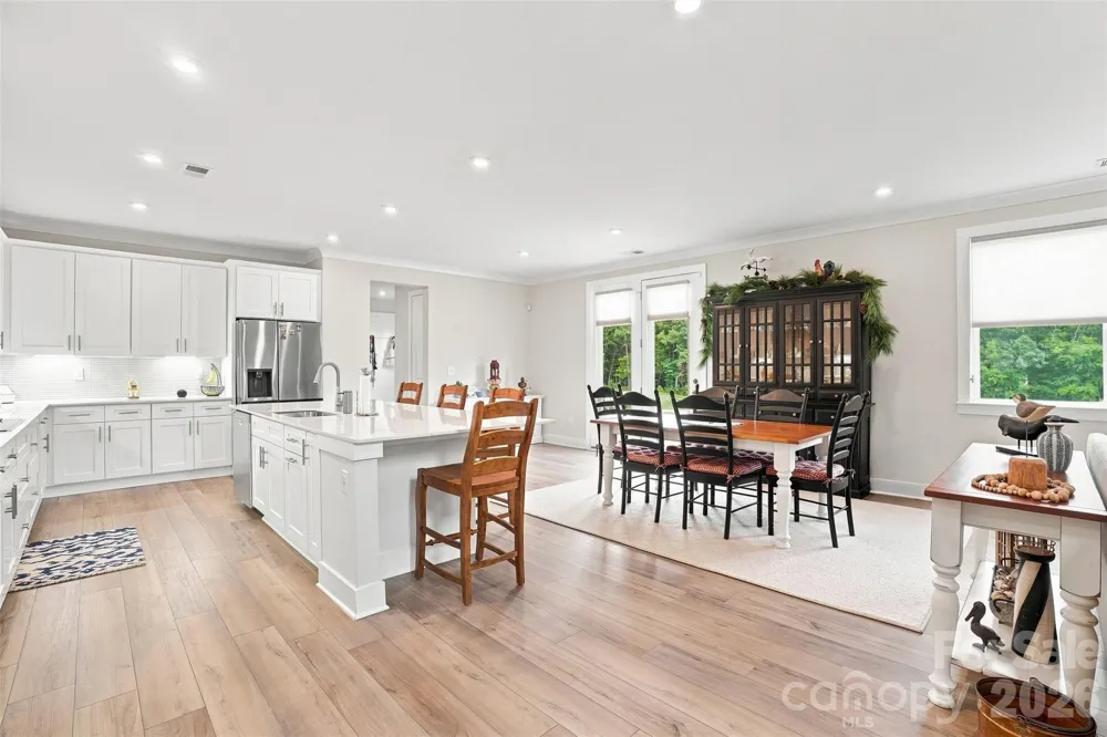 220 E Warfield Drive Mooresville, NC 28115