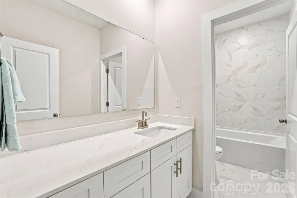 220 E Warfield Drive Mooresville, NC 28115