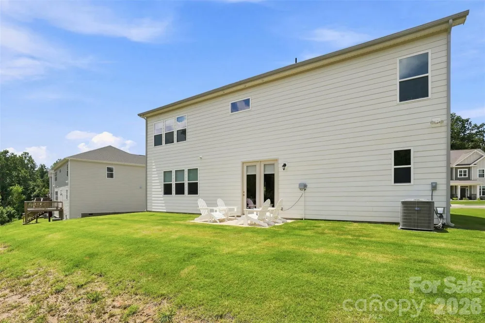 220 E Warfield Drive Mooresville, NC 28115