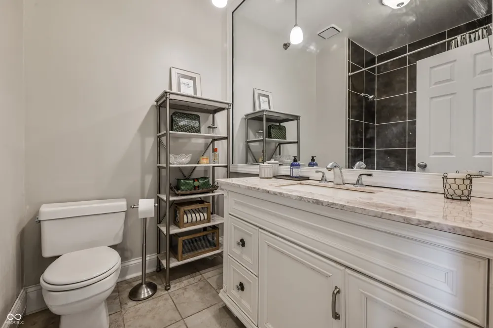 706 Massachusetts Avenue #202 Indianapolis, IN 46204