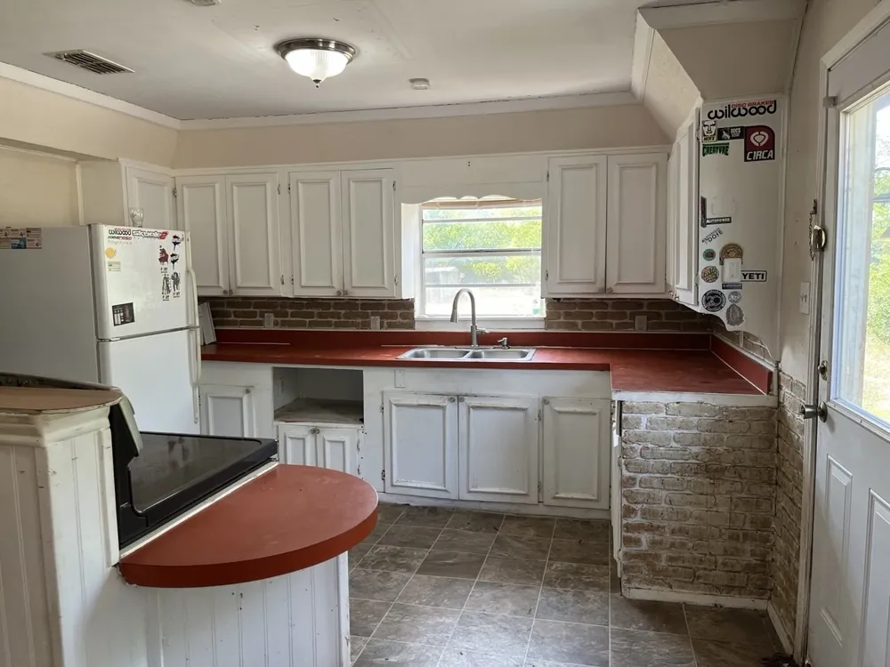 2525 Oakwood Terrace Haltom City, TX 76117