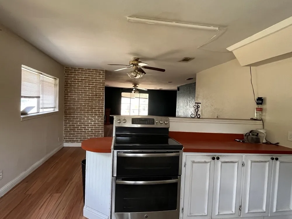 2525 Oakwood Terrace Haltom City, TX 76117
