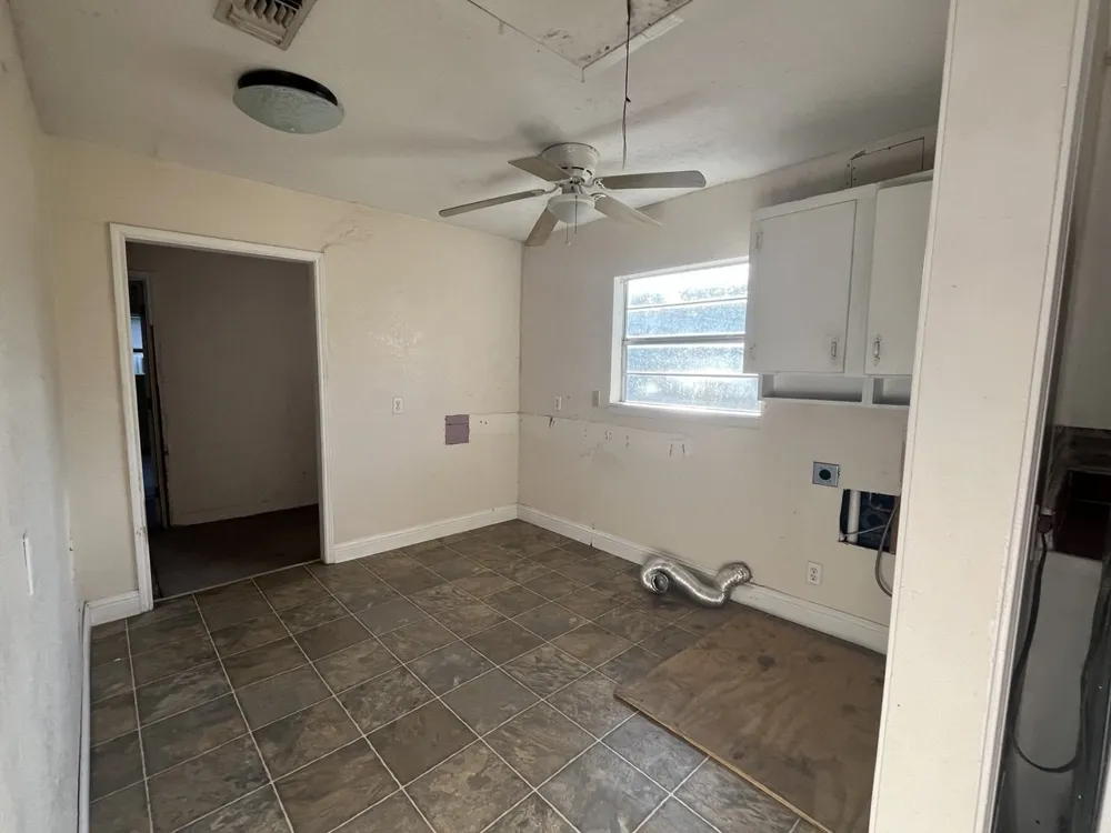 2525 Oakwood Terrace Haltom City, TX 76117