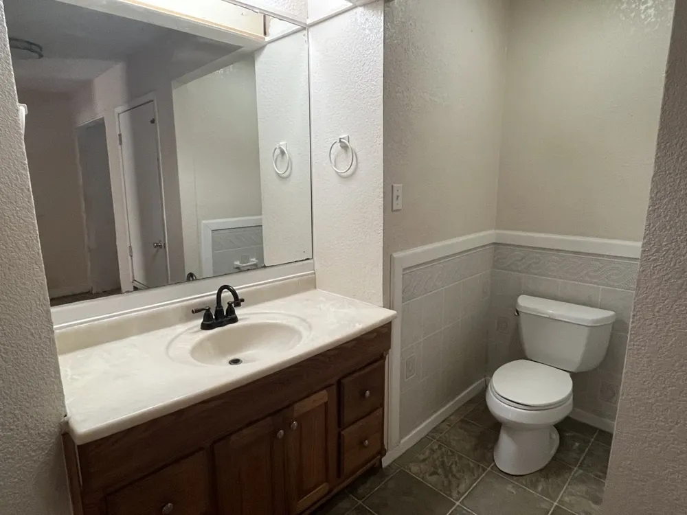 2525 Oakwood Terrace Haltom City, TX 76117