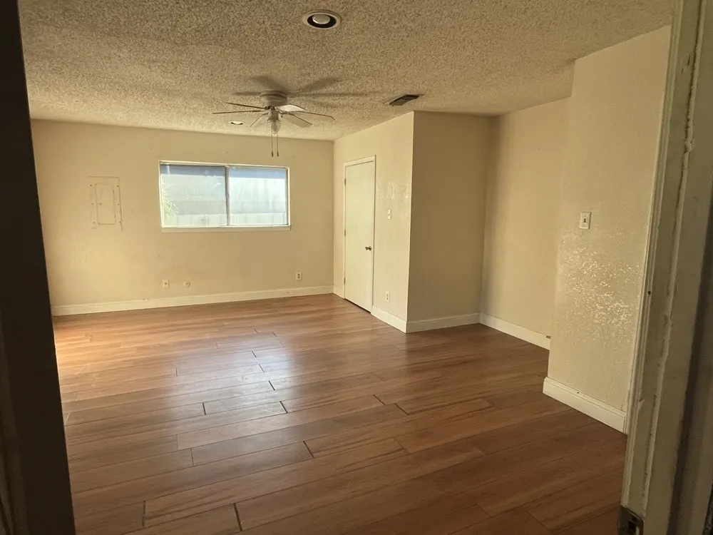 2525 Oakwood Terrace Haltom City, TX 76117